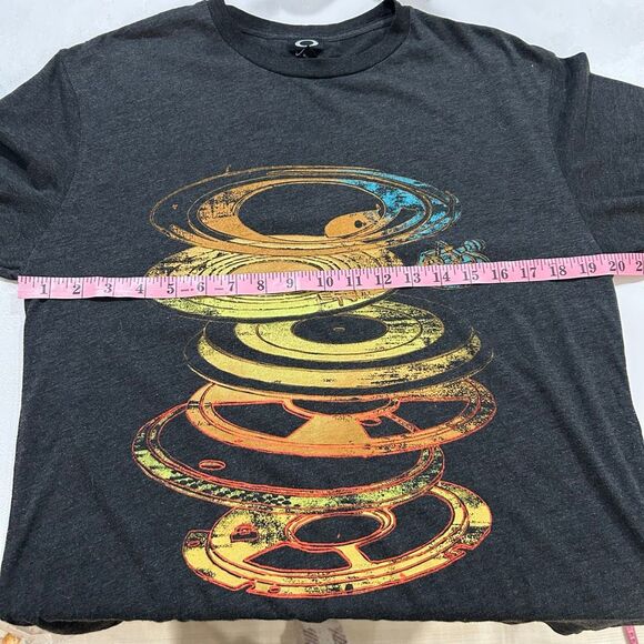 Oakley Men’s Medium Graphic T-Shirt – Black Distressed Speaker Print Y2K Regular - Picture 4 of 5